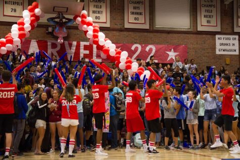 Lynbrook kicks off school year with Comics rally
