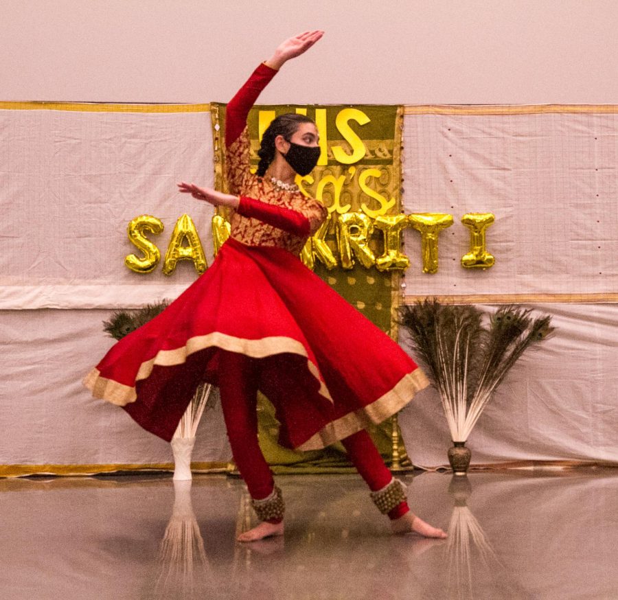 Sanskriti performers show off traditional South Asian songs and dances.