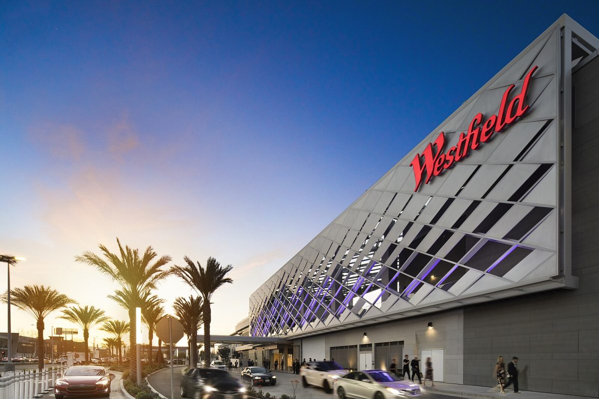 A shooting at the San José Westfield Valley Fair mall on the evening of Nov. 28 left three injured and shocked students and families. 